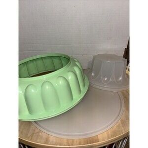 Vintage Tupperware 3piece Jello Mold ,9”, Mint Green